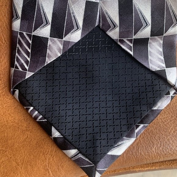 Pierre Cardin 100% silk Tie made in USA 57” EUC - Picture 3 of 8